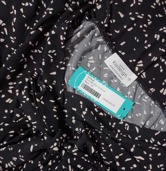 NWT Kaileigh Rochelle Knit Jumpsuit Size Large/Petite In Black - Picture 4 of 11